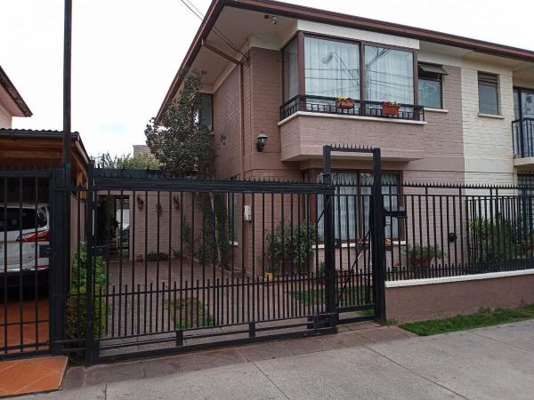 ACOGEDORA CASA EN CIUDAD SATELITE, MAIPU