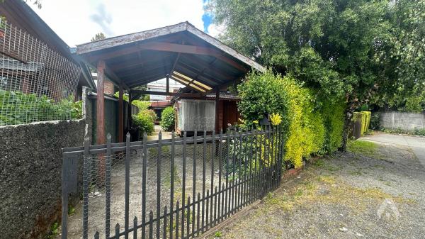 CASA EN VENTA A PASOS DE CENTRO DE PUCÓN
