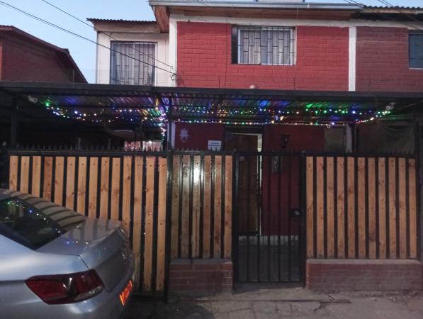 SE VENDE CASA 2 PISOS 