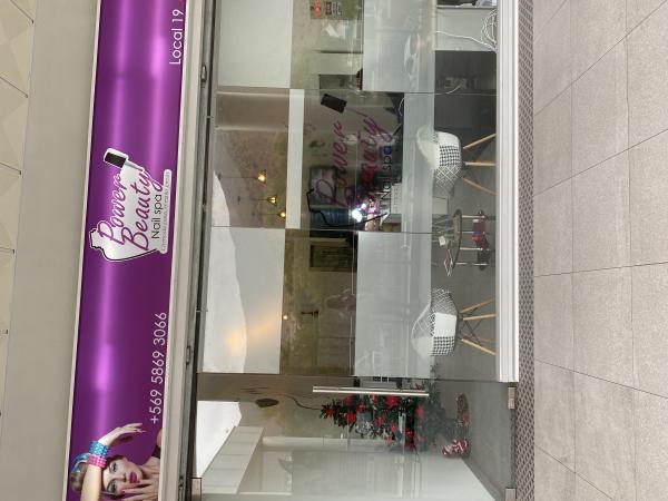 MANICURISTA CON EXPERIENCIA 