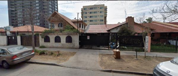 ARRIENDO AMPLIA  CASA CENTRO SN BDO PARA OFICINA