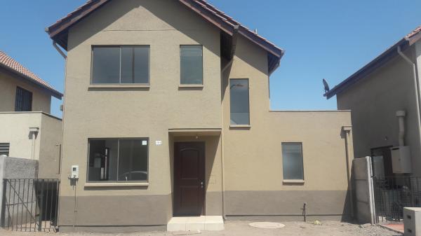 UF 4500 VENDO CASA HERMOSA Y AMPLIA