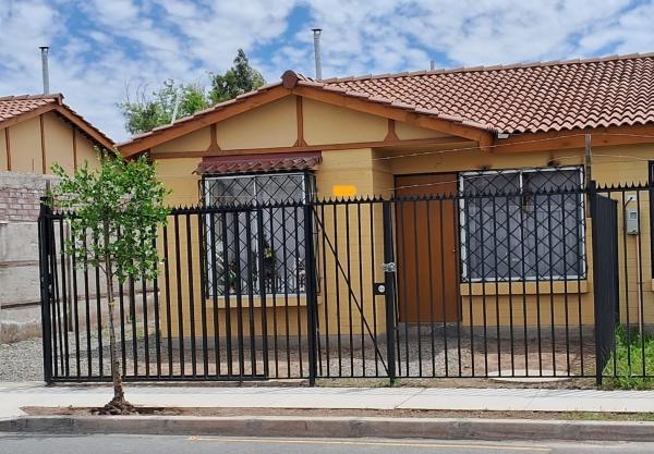 ARRIENDO CASA COMPLETAMENTE NUEVA.