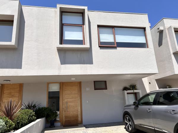 TOWNHOUSE 3 PISOS- SECTOR BRISAS NORTE DE CHICUREO