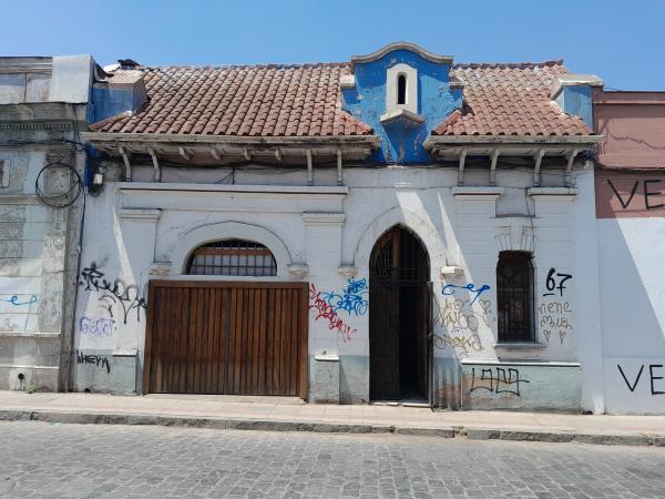 EXCELENTE CASA CASCO HISTORICO STGO.