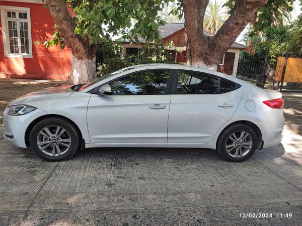 VENDO HYUNDAY ELANTRA 2017, GLS, EXCELENTE ESTADO