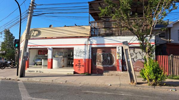 VENDO CASA COMERCIAL