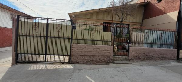 CASA  AV PABLO NERUDA , HUECHURABA 