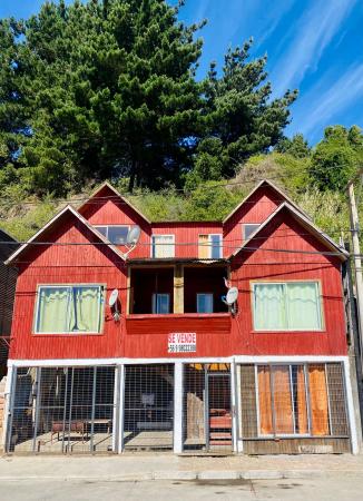 VENDO CASA EN CALETA VILLARRICA, FRENTE AL MAR