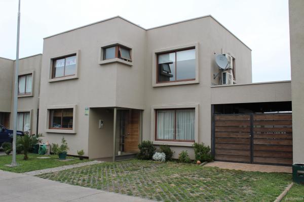 HERMOSA CASA MEDITERRANEA EN CONDOMINIO PEUMAYÉN
