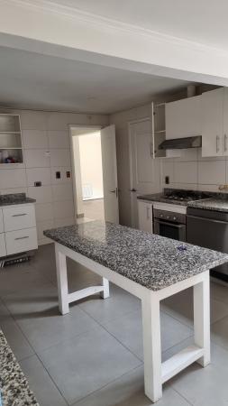 HERMOSA CASA 650M2, CONDOMINIO LOS PORTONES