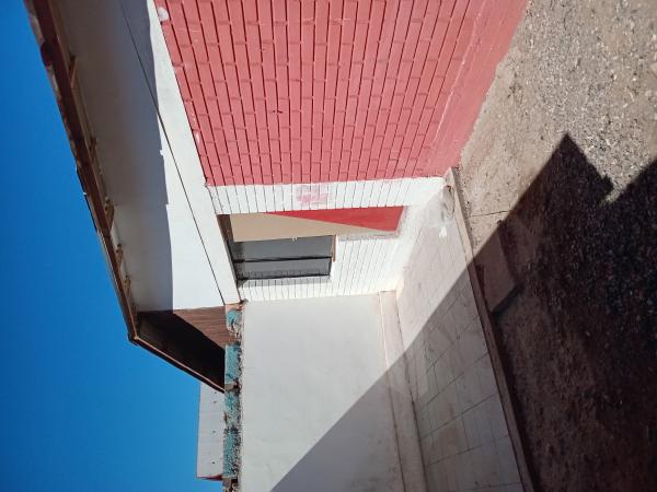 CASA CON AMPLIO PATIO