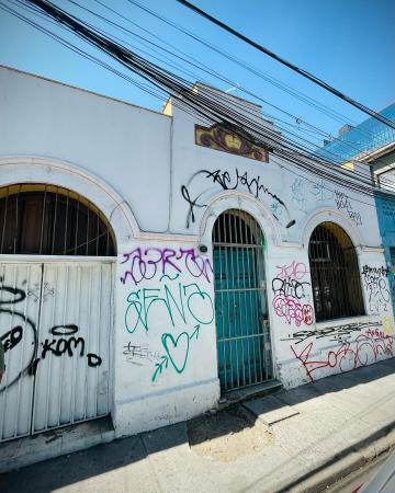 SE VENDE - CASA EN SANTIAGO  