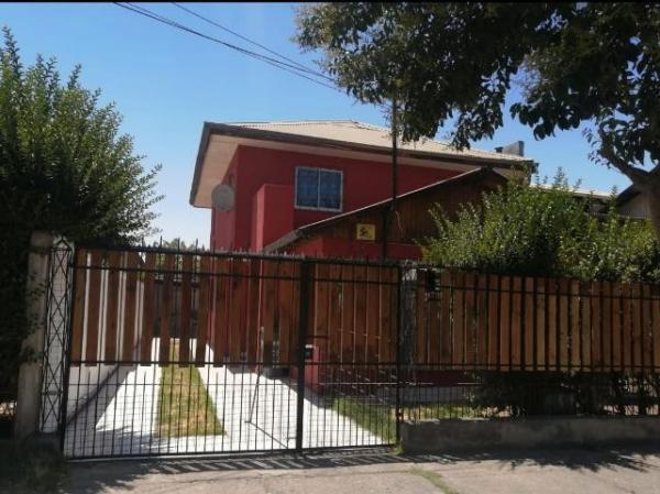 CASA DE 2 PISOS. CONSTRUCCION SOLIDA 