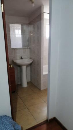 PIEZA CON BAÑO PRIVADO 
