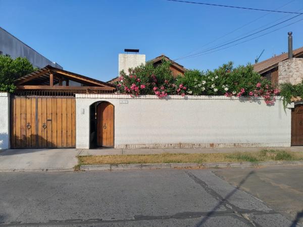 EXCELENTE CASA EN MUY BUENA UBICACIÓN 
