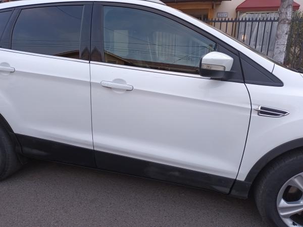 VENDO FORD ESCAPE 