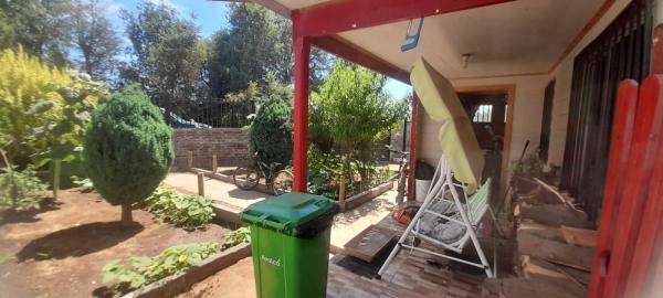 SITIO CON 2 CASAS