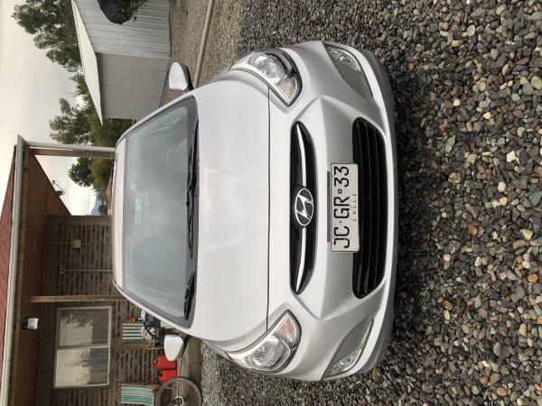 VENDO HYUNDAI ACCENT AÑO 2017