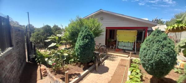 SITIO CON 2 CASAS