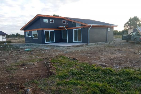 OPORTUNIDAD !! VENTA DE PARCELA CON CASA NUEVA. 