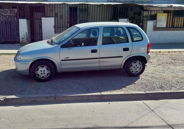 VENDO CHEVROLET CORSA SWING 1.6 
