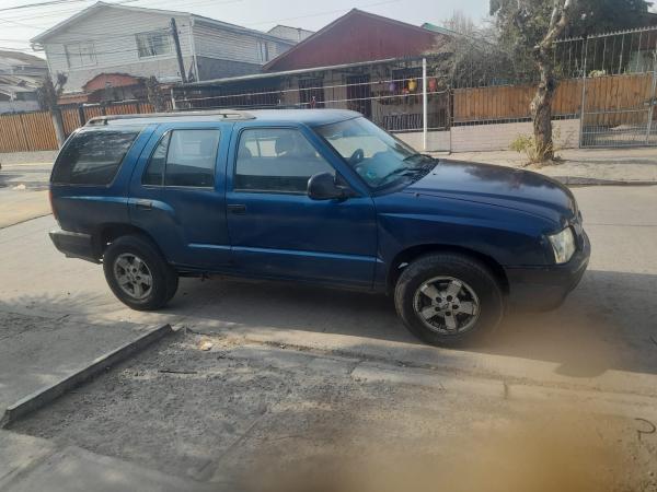 SE VENDE CAMIONETA 