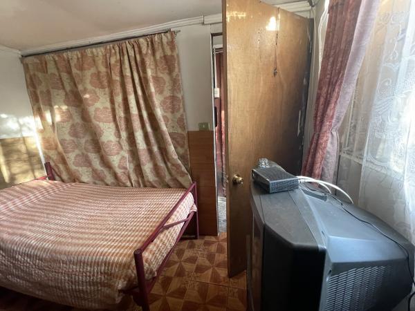  PIEZA AMOBLADA, BAÑO PRIVADO Y ACCESO 