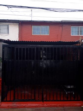 CASA EN MAIPÚ, BUENA UBICACIÓN, 4 HABITACIONES