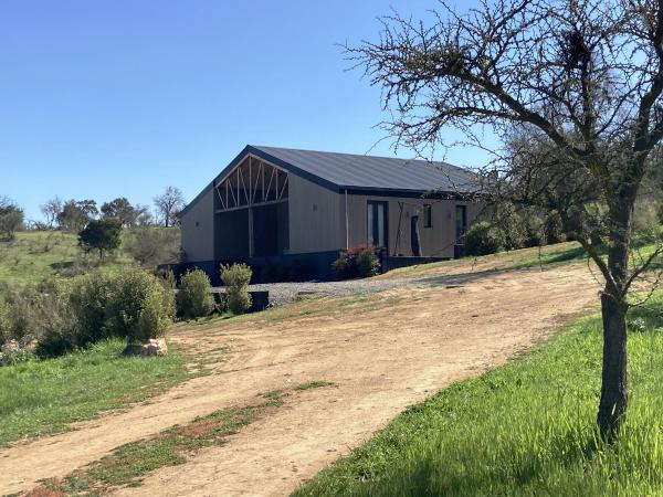 ESTUPENDA CASA EN MEDIO DEL CAMPO