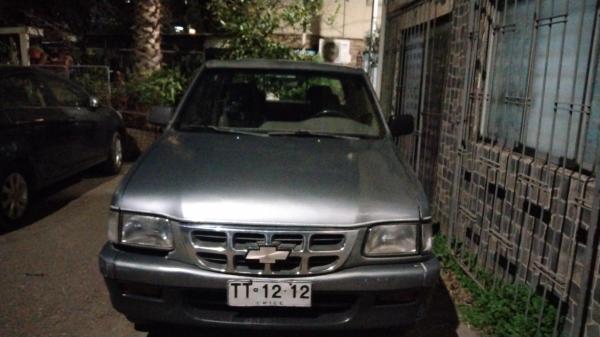 VENDO POR APURO CAMIONETA CHEVROLET LUV 