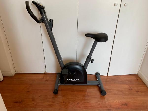 VENDO BICICLETA FIJA ATHLETIC MTDP-RH3015 