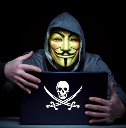 CON EXTREMA URGENCIA BUSCO HACKER INFORMATICO (1)