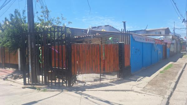 SE VENDE CASA ESQUINA MAIPÚ, AVENIDA LAS NACIONES