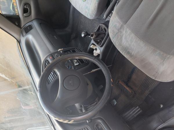 VENDO DAEWOO LANOS AÑO 2000 