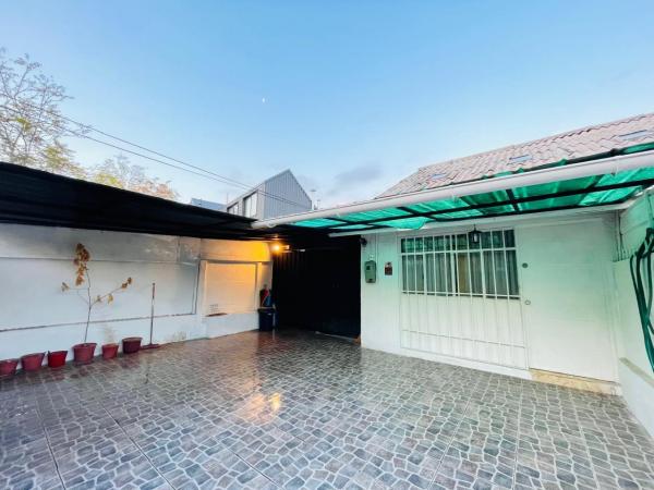 CASA EXCELENTE UBICACION. REMODELAR. ÑUÑOA