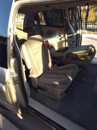 VENDO CAMIONETA FAMILIAR 