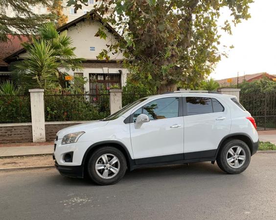 SE VENDE POR RENOVACIÓN, IMPECABLE.