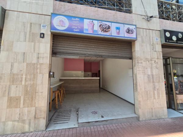 SE ARRIENDA LOCALES COMERCIALESTALAGANTE