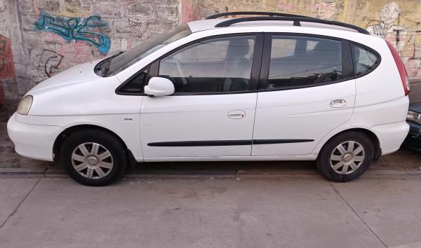 VENDO AUTO CON MOTOR BLOQUEADO 