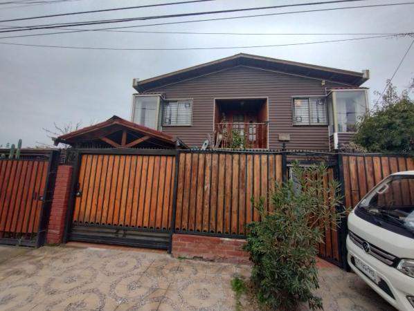 CASA DE 2 PISOS CON 4D Y 2B, COMUNA DE LA GRANJA.-