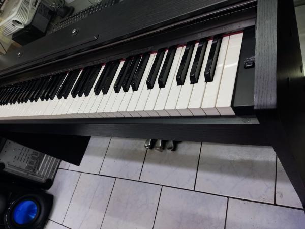 PIANO CASIO  COMO NUEVO