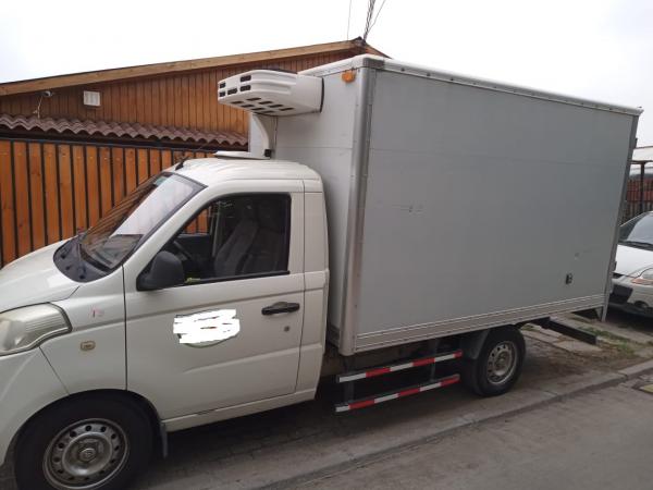 SE OFRECE CAMIONETA CON CHOFER PARA REPARTO CON FR