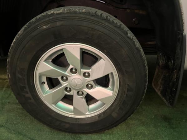VENDO LLANTA NUEVA SIN USO CAMIONETA. L200