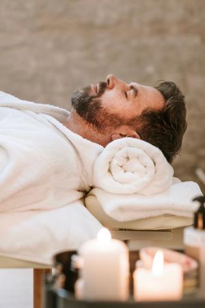 BUSCO SEÑORITA PARA CENTRO DE RELAJACIÓN 