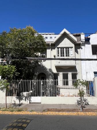 CASA COMERCIAL EN ARRIENDO METRO MANUEL MONTT