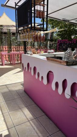 ARRIENDO CAFETERÍA CON PATENTES AL DÍA 