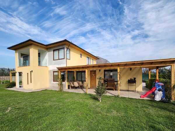 SE VENDE PARCELA CON 3 CASAS TALAGANTE