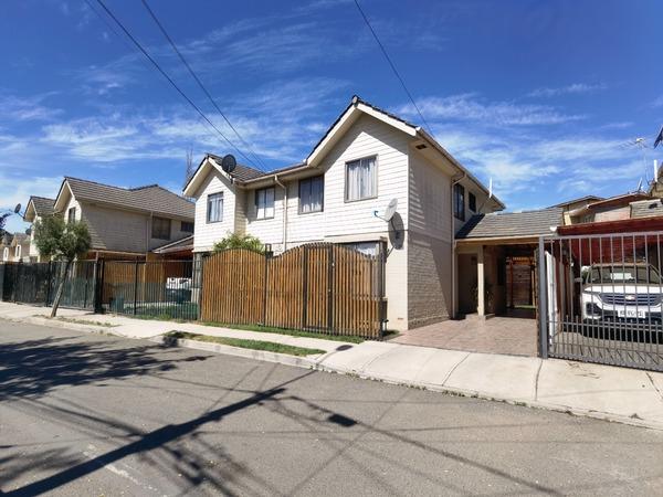 SE VENDE CASA EN CONDOMINIO PEÑAFLOR