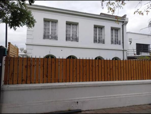 ARRIENDO AMPLIA CASA